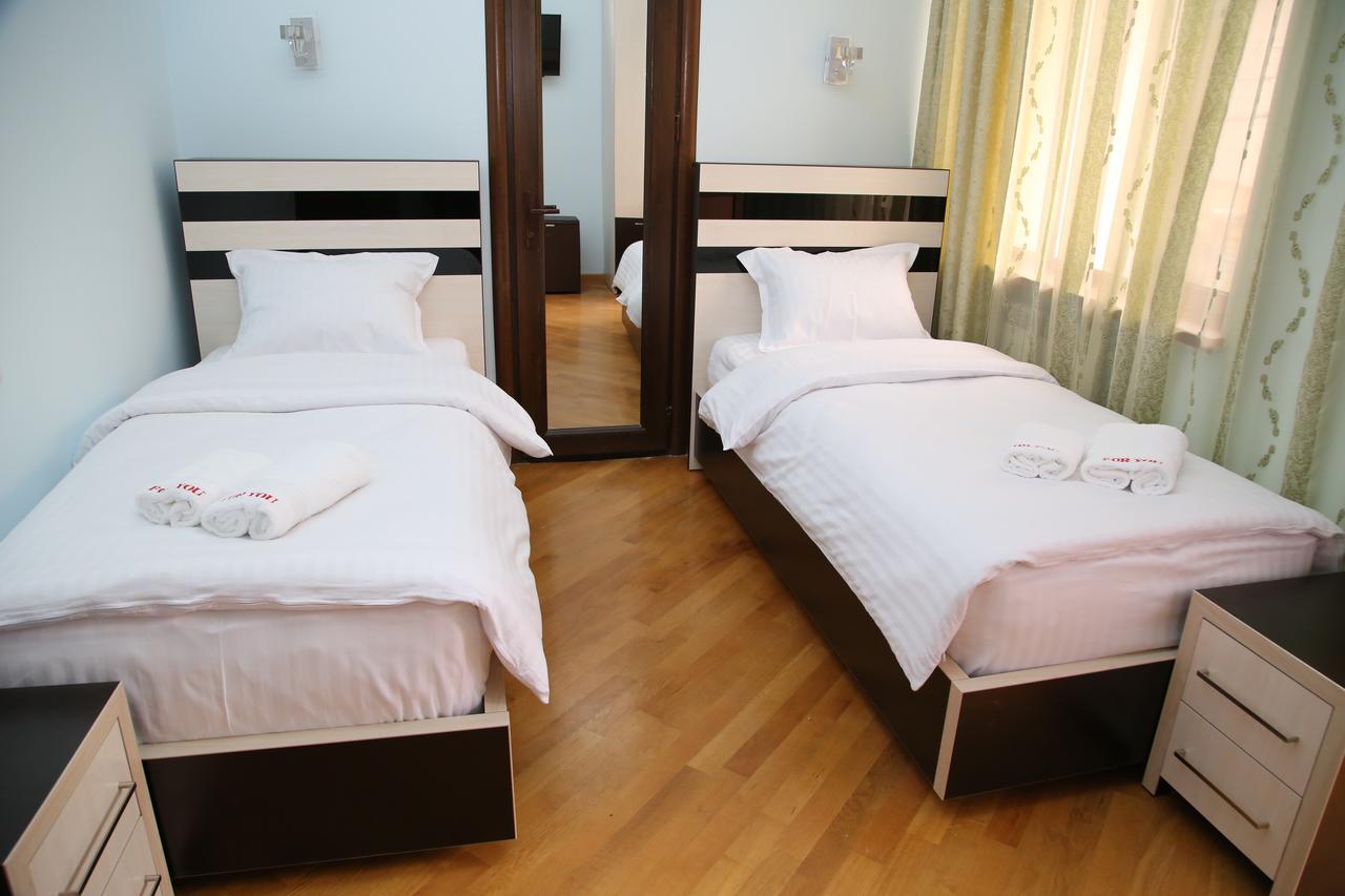 Hotel For You Єреван Екстер'єр фото